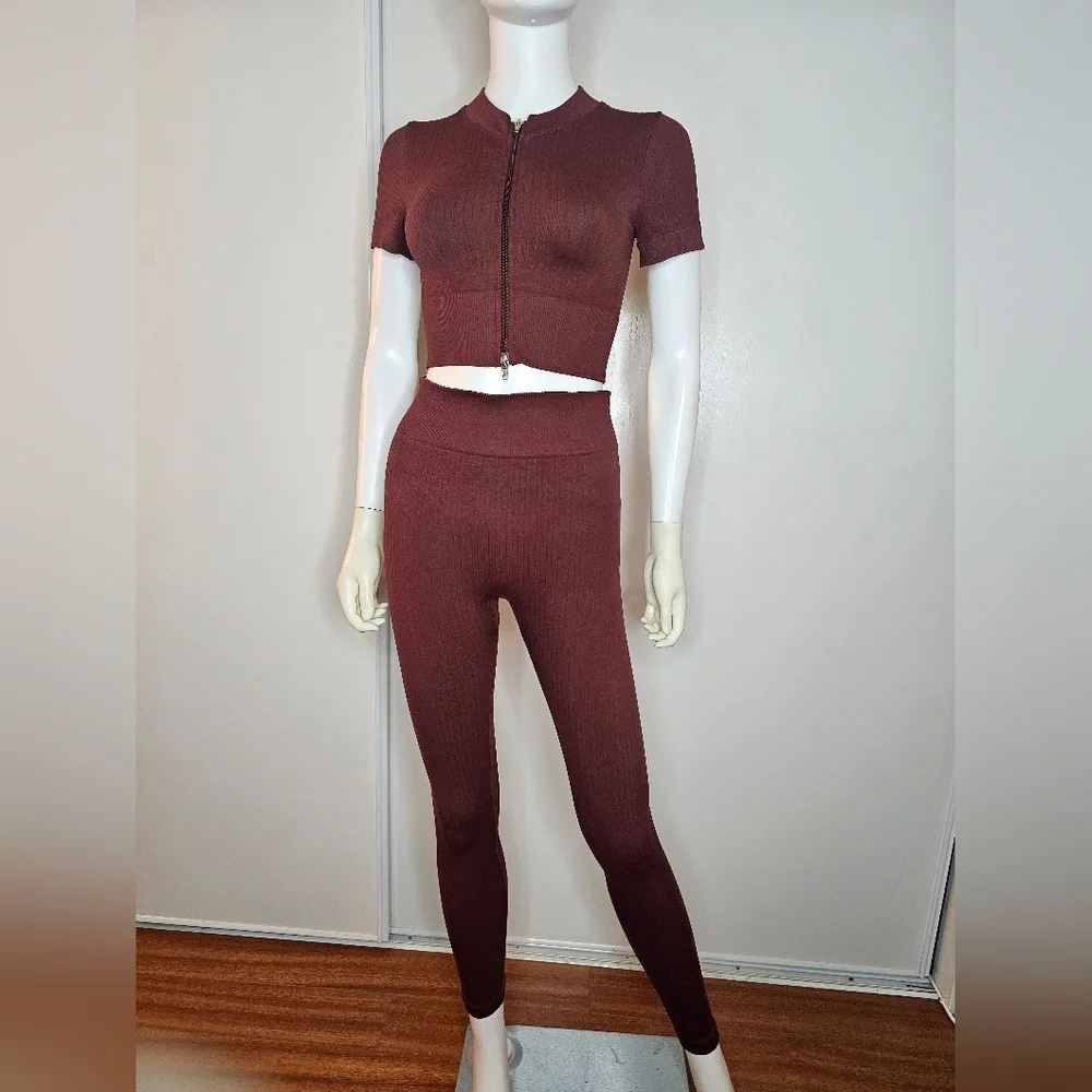 Women's Chocolate Brown Ribbed Two-Piece Workout Set Size S - Picture 2 of 5